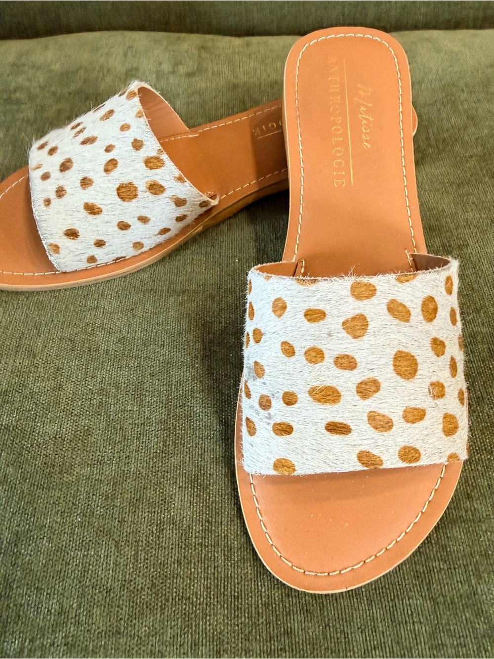 Anthropologie Matisse White and Tan Cheetah Animal Print Slide Sandals